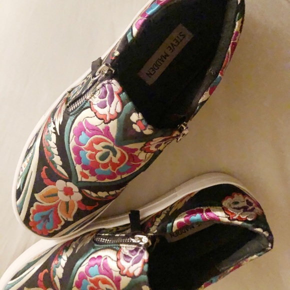 Steve Madden Shoes - Picture 2 of 5